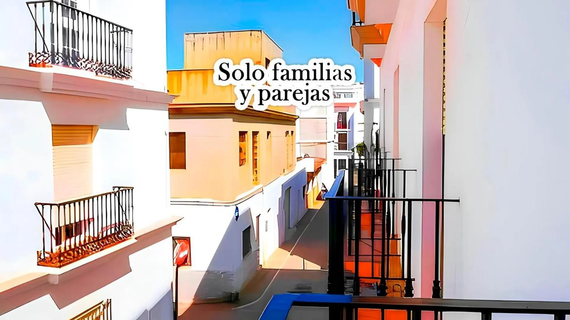 Apartamento Con Balcones,Garaje, Aire Solo Familias Y Parejas كونيل ذي لا فرونتيرا 0*,  إسبانيا